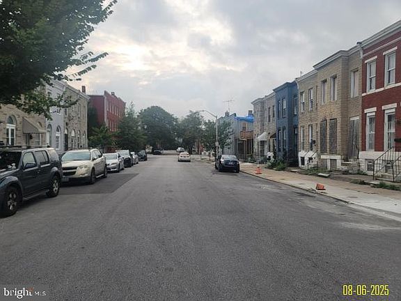 2nd image of 1818 Clifton Ave