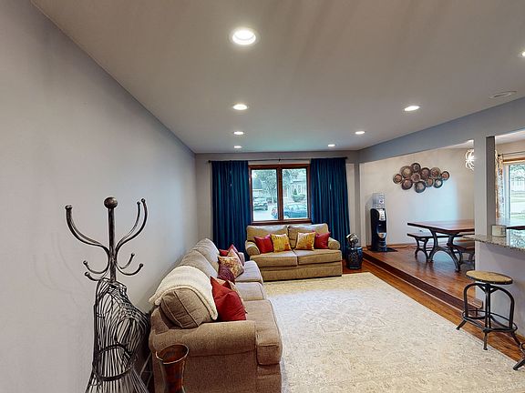 2nd image of 9534 S Meade Ave