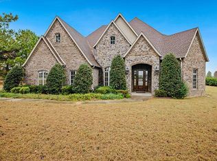 2128 Riverwater Ln, Fayetteville, AR 72703