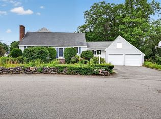 8 Marion Ave, Andover, MA 01810