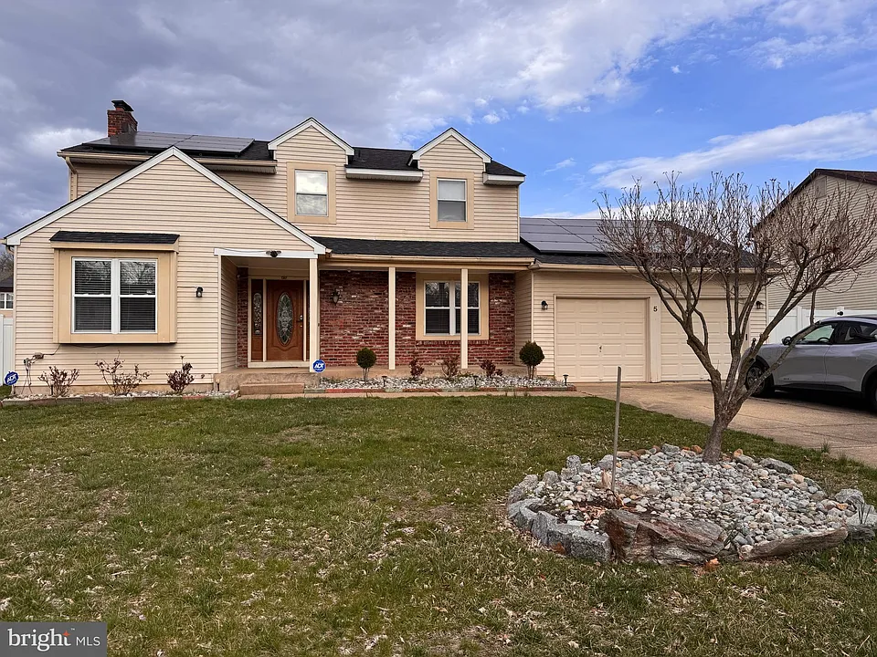 5 Westbury Dr
