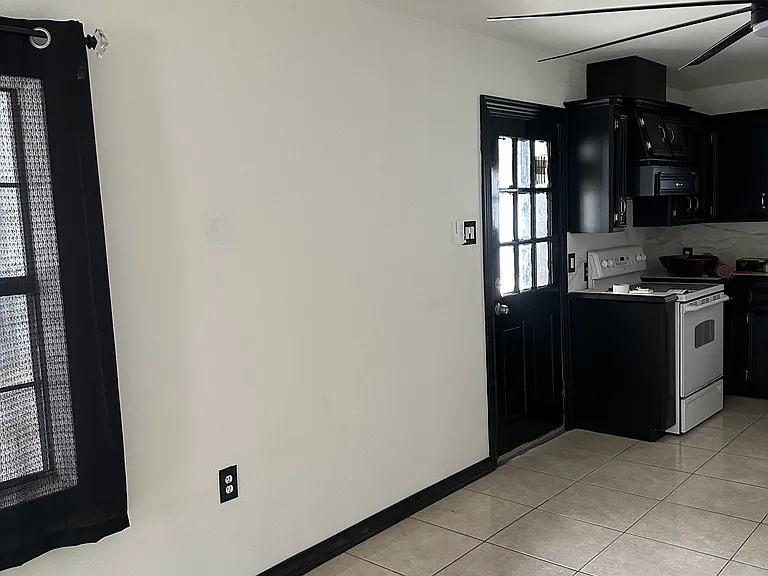 203 S Kain St — Photo 5