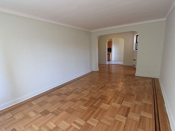 3rd image of 4112 41st St APT 4E