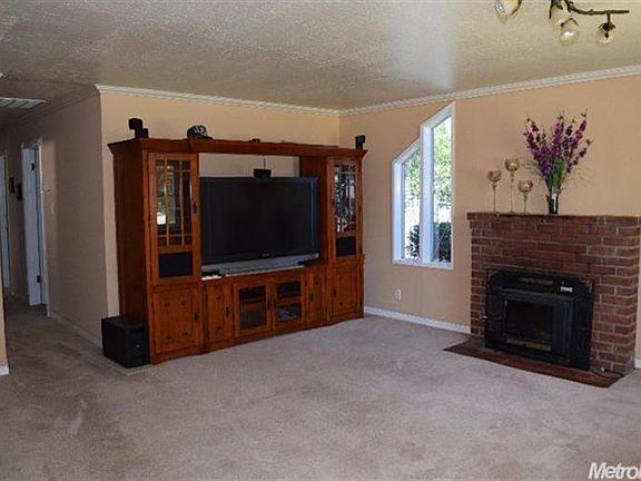 5th image of 8499 Wade Ct