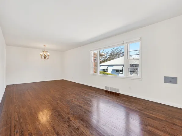 5820 Western Ave, Omaha, NE 68132