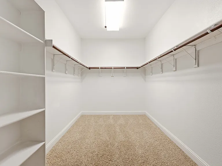 627 Seymour Dr — Photo 23