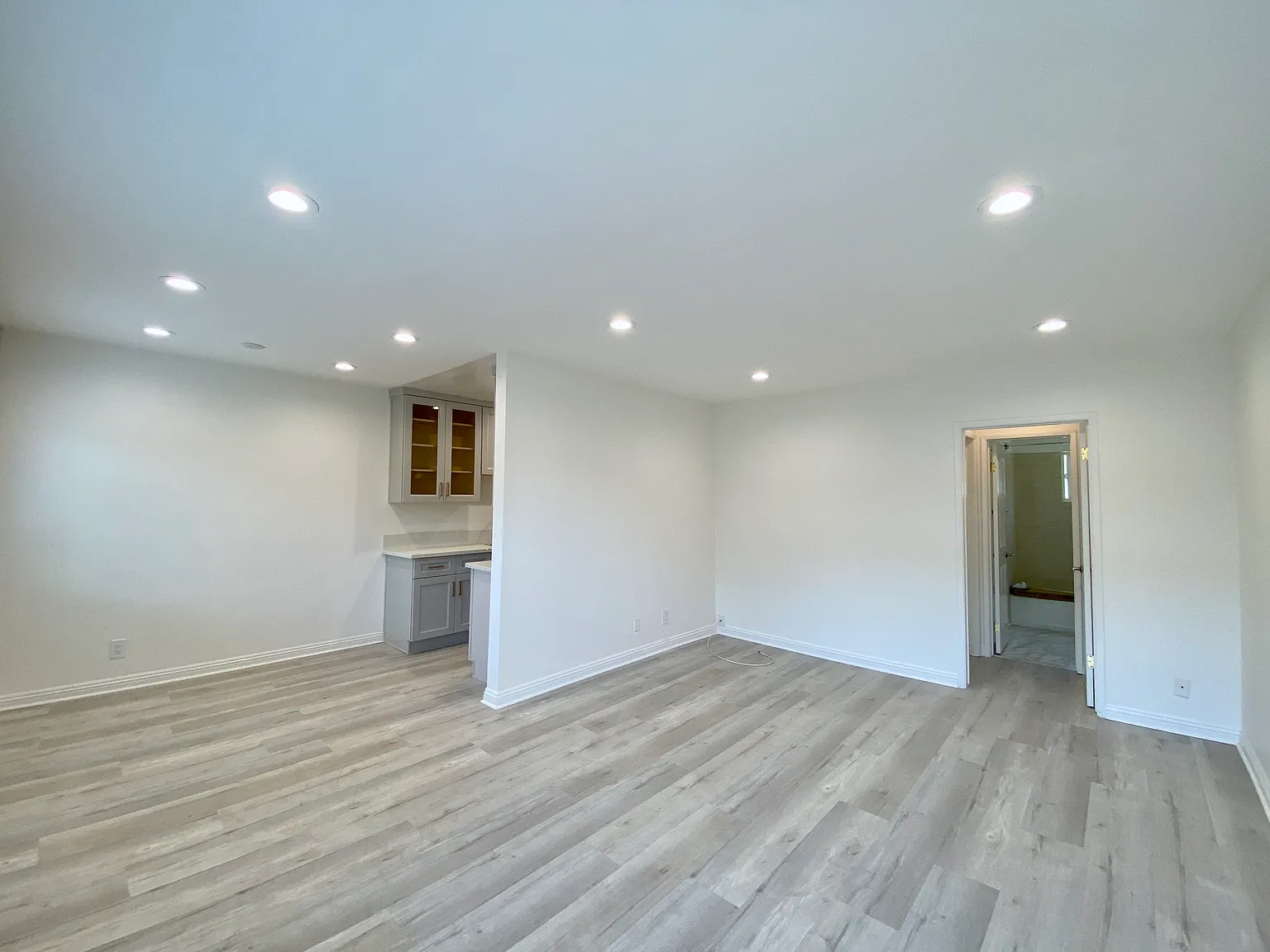 Riverdale Dr — Photo 4