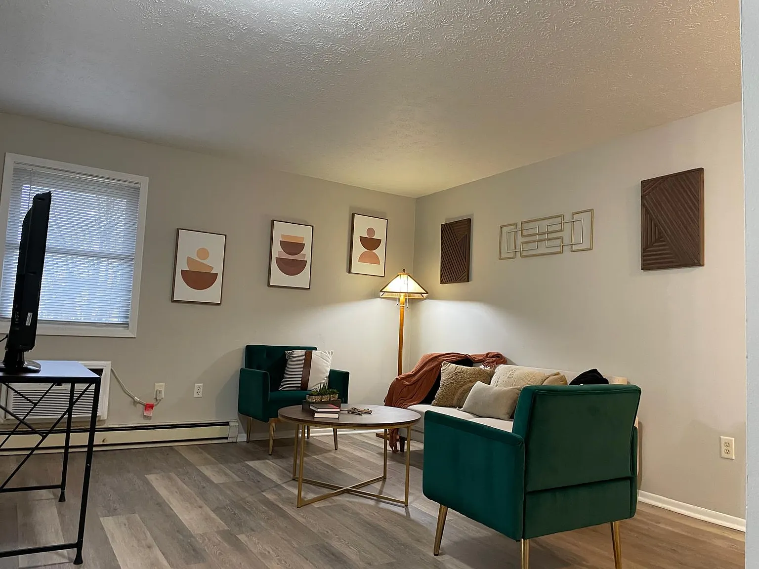 140 Wood Street — Photo 4