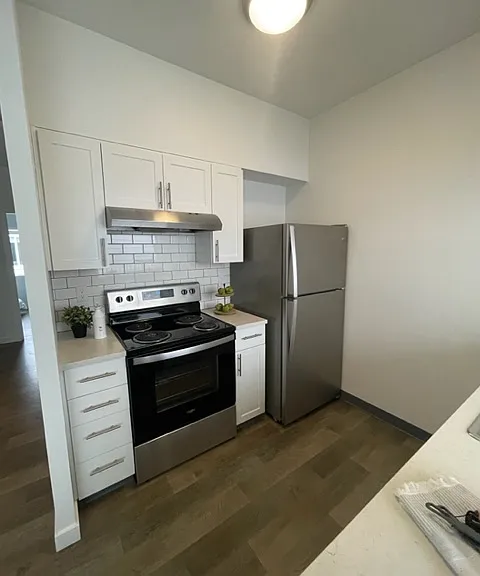 Lombard Apartments — Photo 24