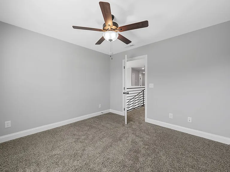 573 Bowden Dr — Photo 30