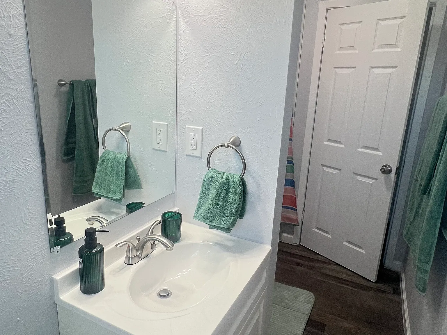 2 bed, 800 sqft, $1,299 — Photo 4