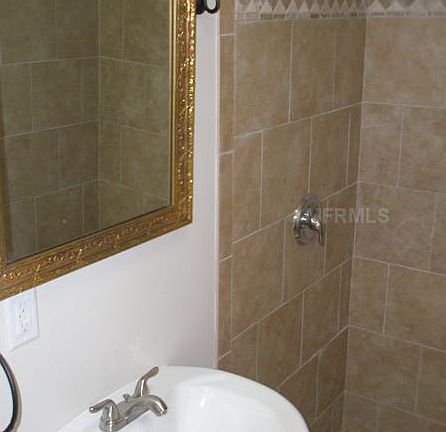 5th image of 725 Putnam Ave #2