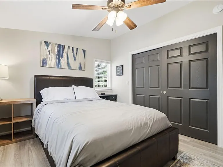 1817 Hardman Ln — Photo 12