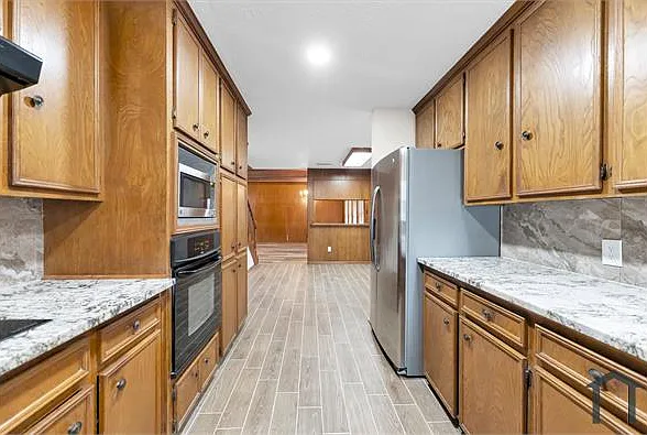 8102 Autumn Willow Dr — Photo 4