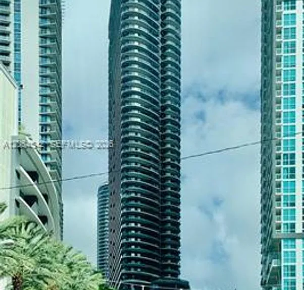 1000 Brickell Plz #CU-4104 — Photo 27