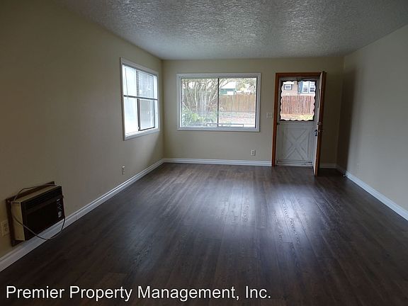 3rd image of 1604 Winchell Ave