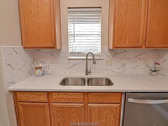 5th image of 2407 Antelope Ln