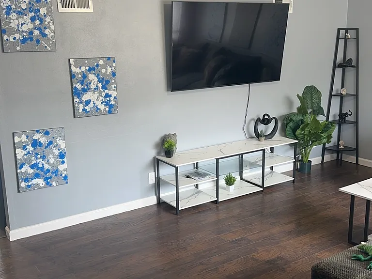 10707 Winthrop Ct — Photo 3