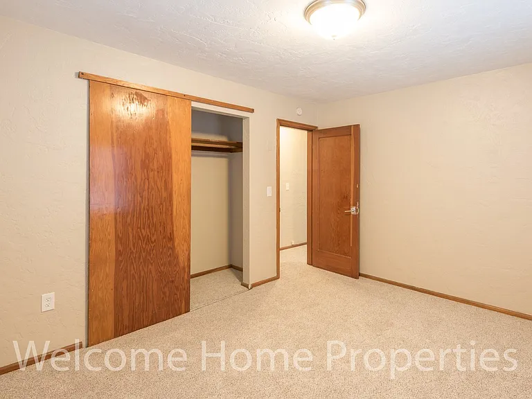 318 SE 6th St — Photo 9