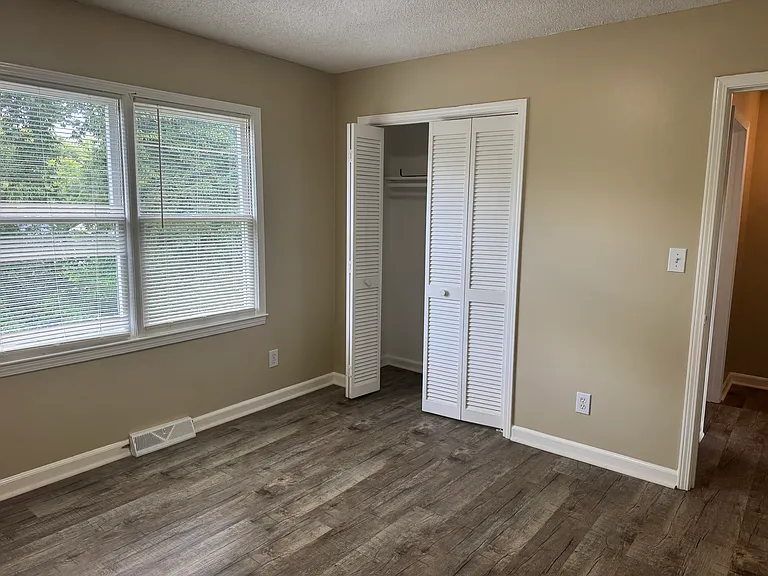 1103 Avenue A NE — Photo 13