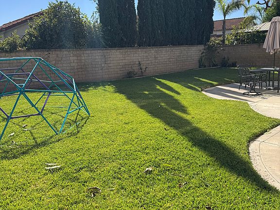 4th image of 1124 Meadowlark Dr