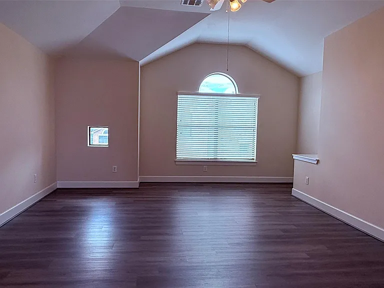 650 Westcross St #85 — Photo 32