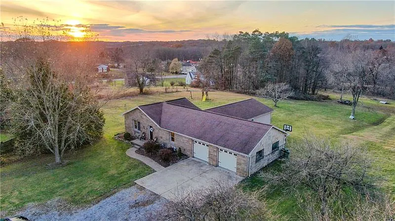 119 Brandon Rd photo 1