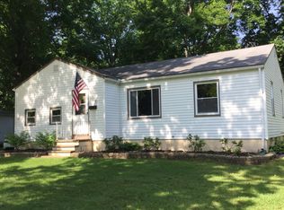 8302 Eastmoor Rd, Mentor, OH 44060