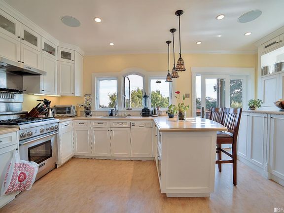 4th image of 367 Chenery St