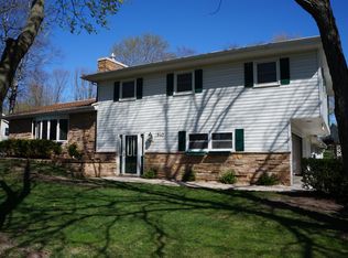 540 Ollie St, Cottage Grove, WI 53527