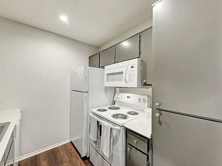 Magnolia Court Apartments — Photo 10