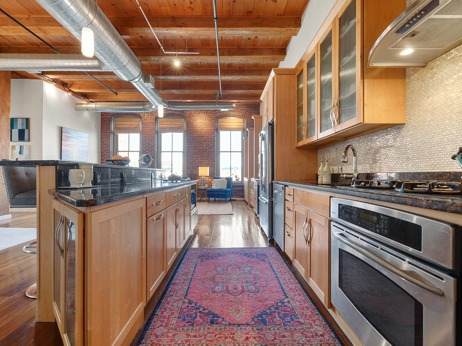3 bed, 1591 sqft, $6,800 — Photo 3