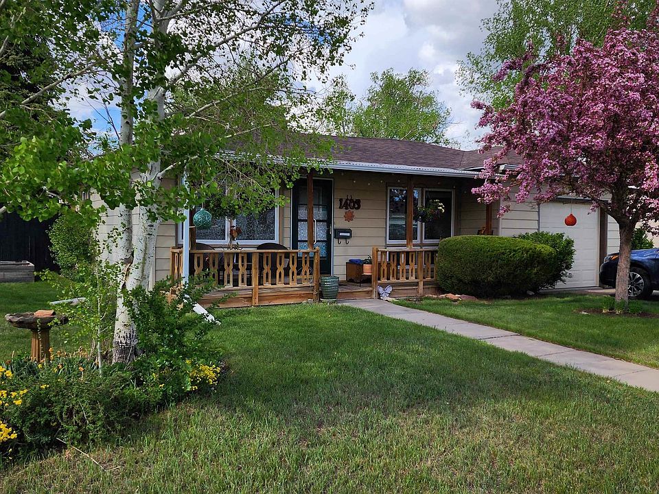 1st image of 1403 Sanders Dr
