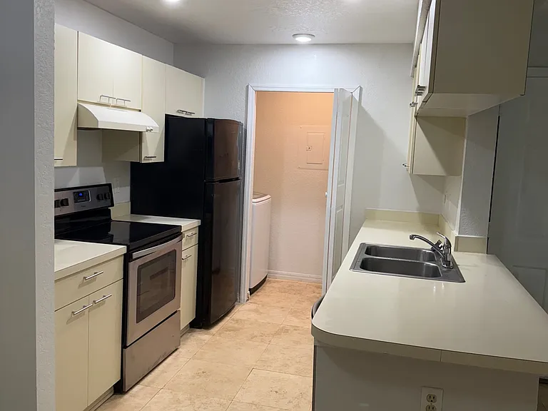 2550 N Alafaya Trl #10101 — Photo 2