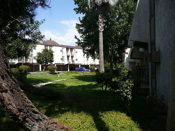 4th image of 7504 Parkway Dr Unit 206
