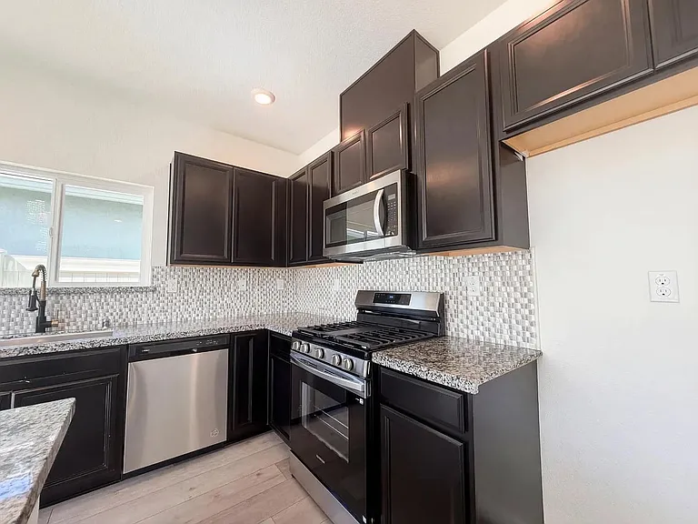 4571 Juneberry Dr — Photo 8