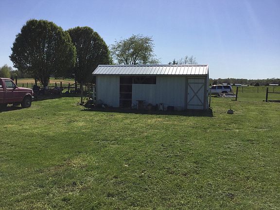 Small barn for animals
