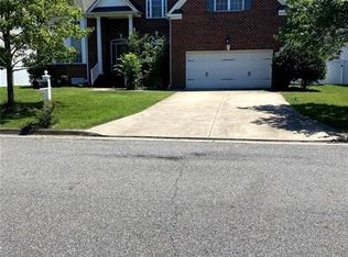 109 Winstead Dr, Yorktown, VA 23693