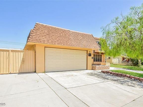 4th image of 2614 Capistrano Ave