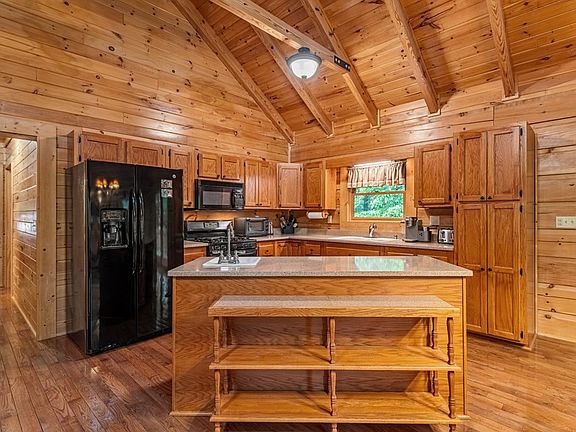 21st image of 66 Windy Hill Dr