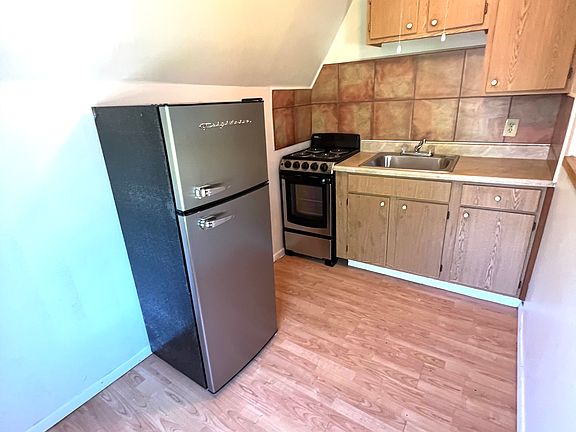 2nd image of 447 Richmond Ave #5