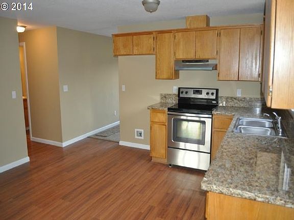 5th image of 13517 NE 88th Cir