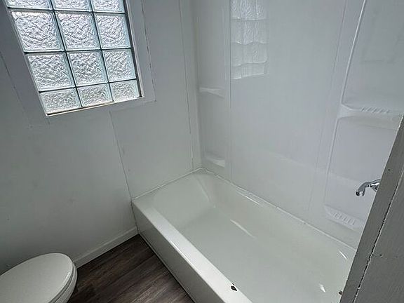 4th image of 3716 Beatrice Dr #3