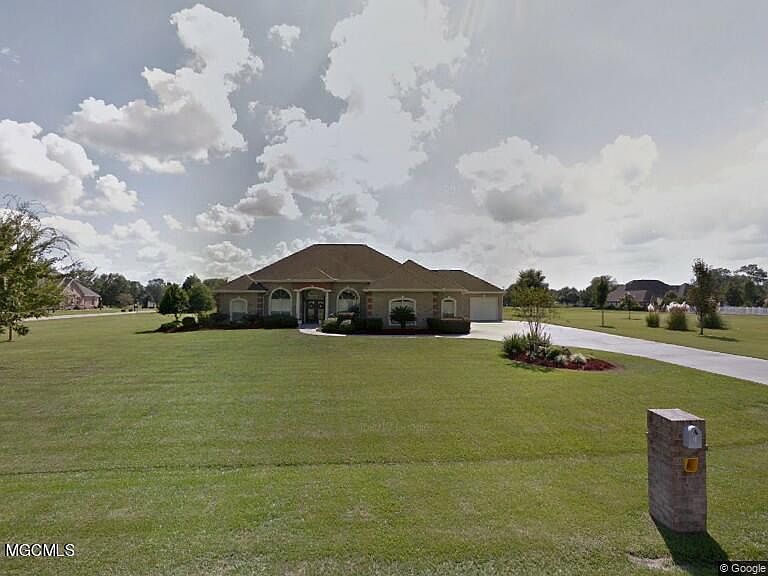 1st image of 31 N Hill Dr