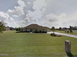 31 N Hill Dr, Carriere, MS 39426