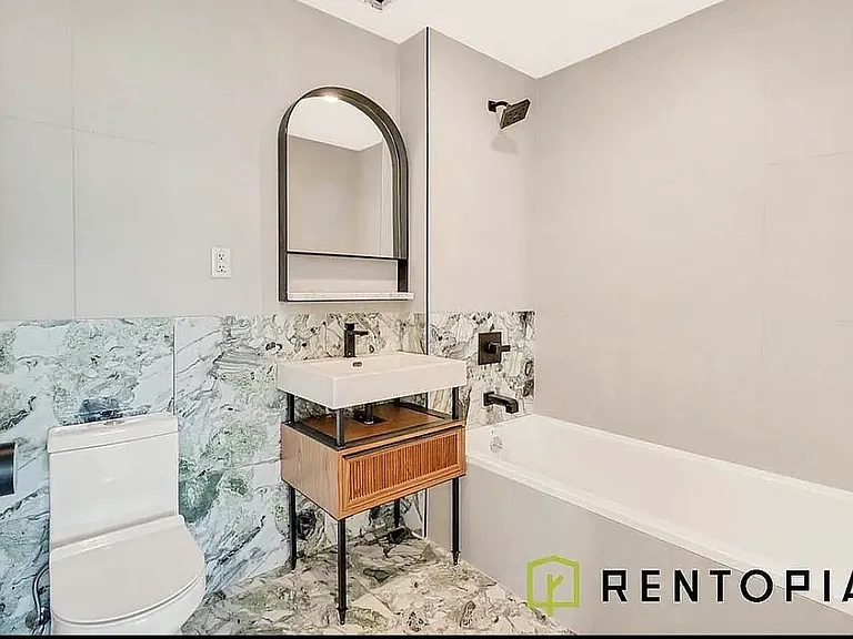 415 Manhattan Ave #204A — Photo 5