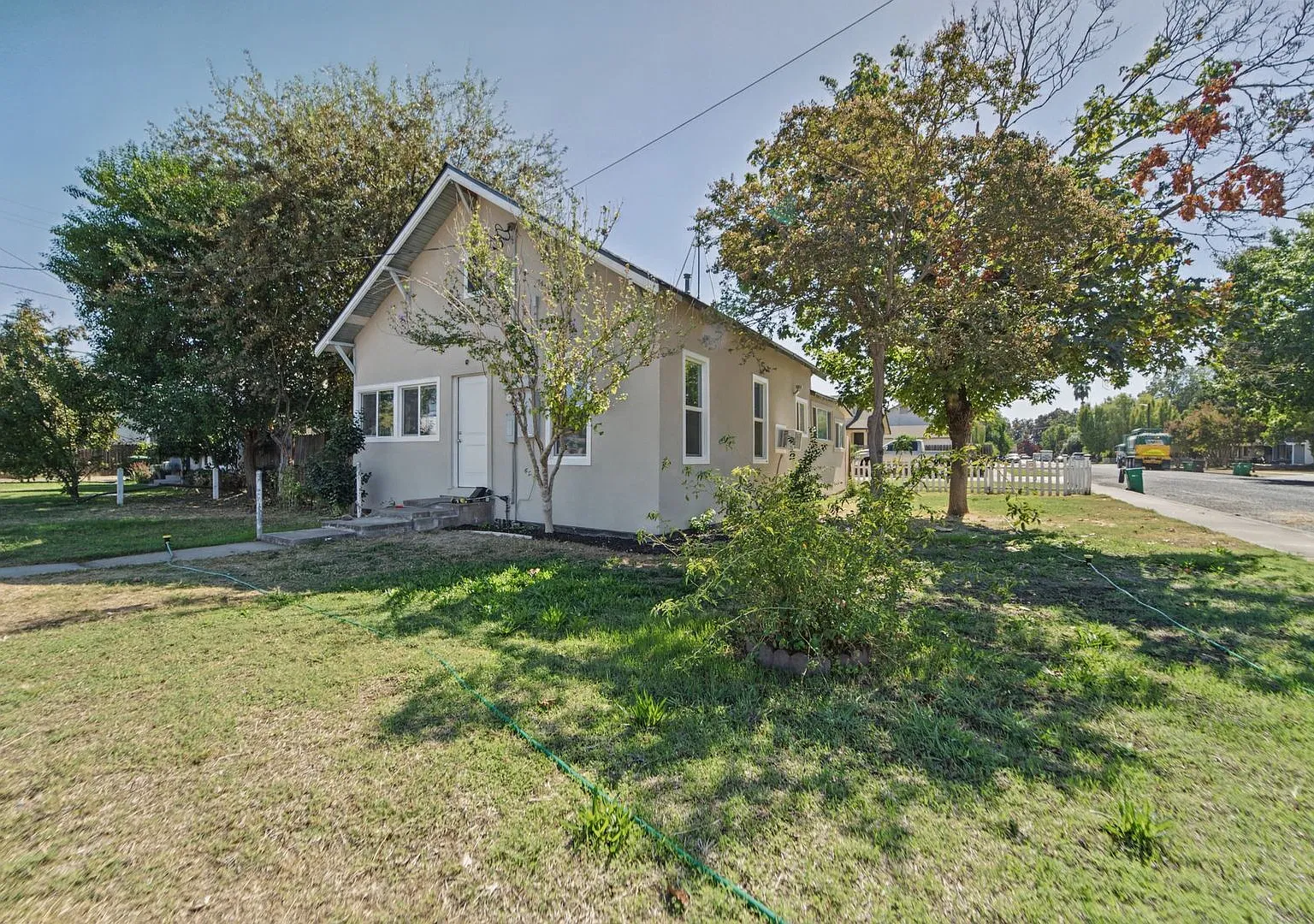 1129 — Photo 2