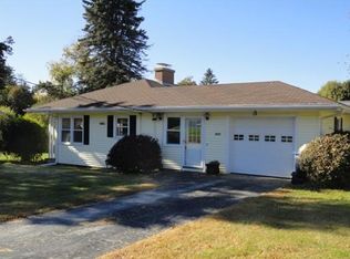 2 Meadowbrook Dr, Paxton, MA 01612