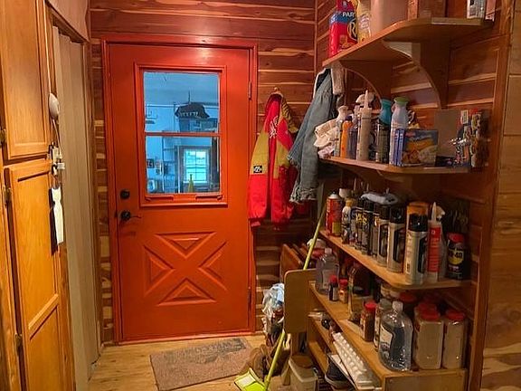 5th image of 40 Debbie Ln