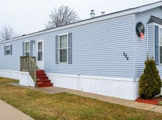 284 Surrey Rd, Wheeling, IL 60090